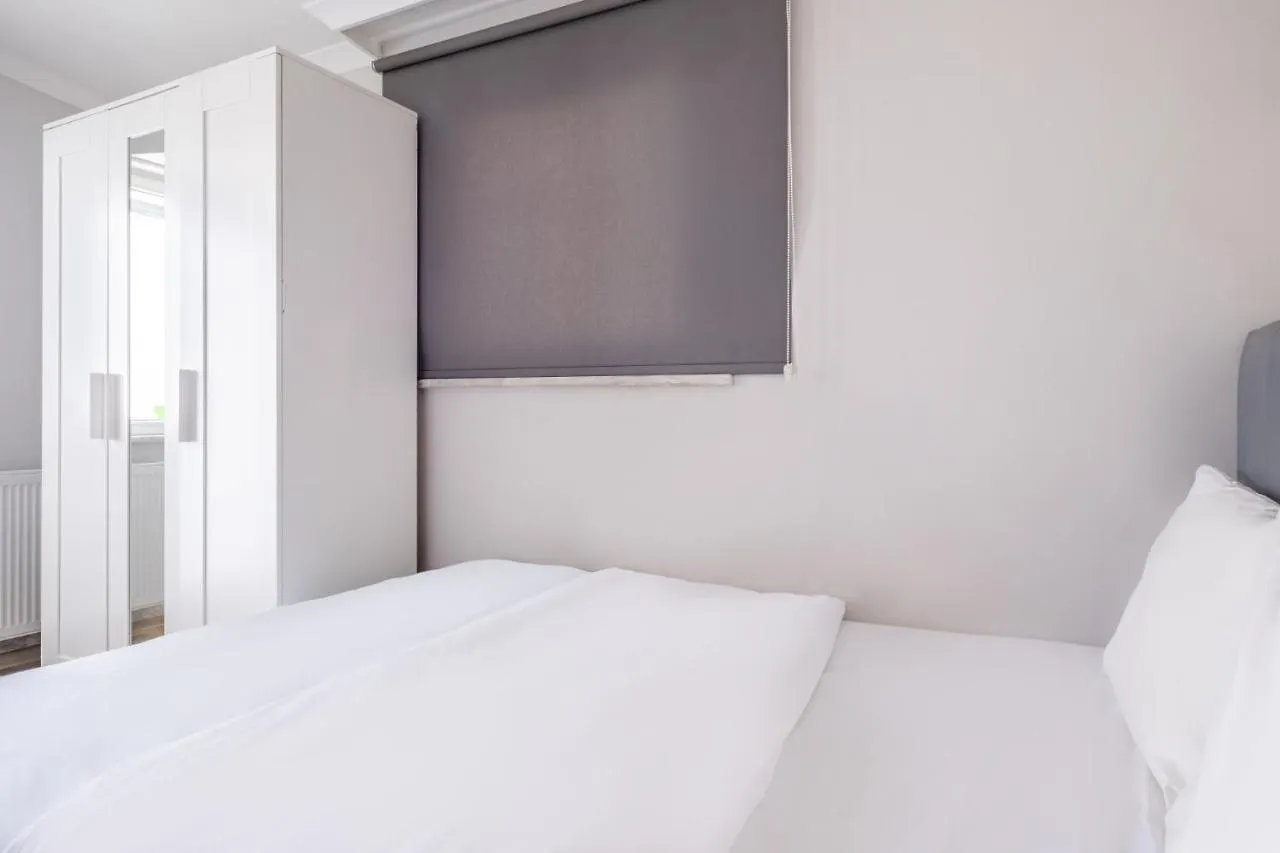 Fully Furnished Flat With Terrace In Atasehir Apartment Istanbul